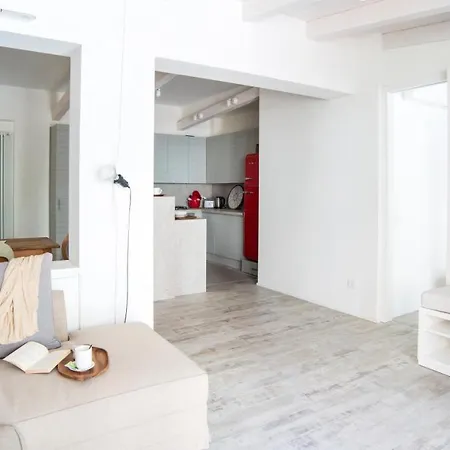 Plum Guide - The Author'S Escape Apartman