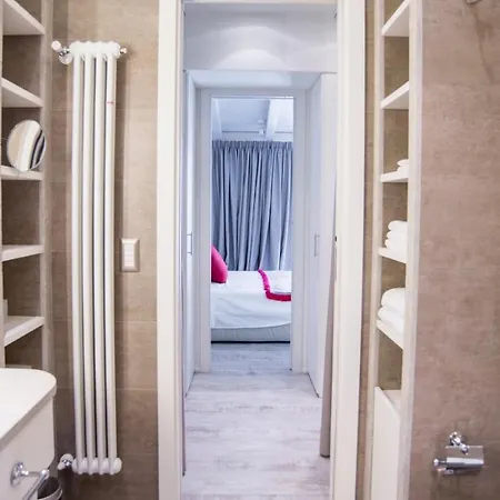 Apartman Plum Guide - The Author'S Escape